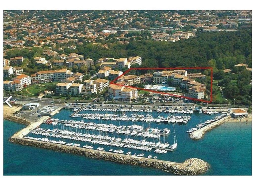 Appartement T2 Avec Piscine A 100 M De La Plage Сис-Фур-Ле-Пляж Экстерьер фото